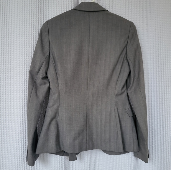 Mexx grey pinstripe pantsuit, size 2, new condition - Picture 2 of 9